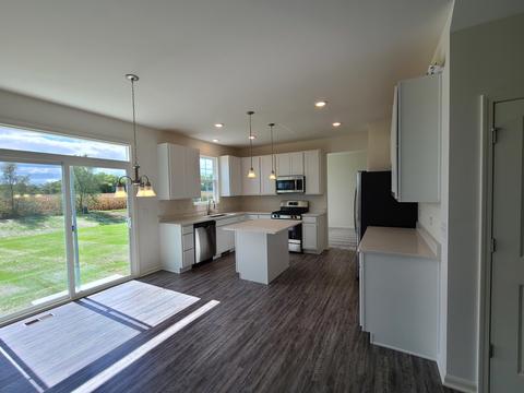 6719 Galway Dr, Mchenry, IL 60050 photo 2