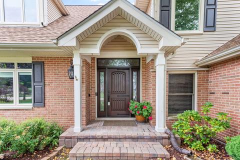440 Flora Dr, Algonquin, IL 60102 photo 3
