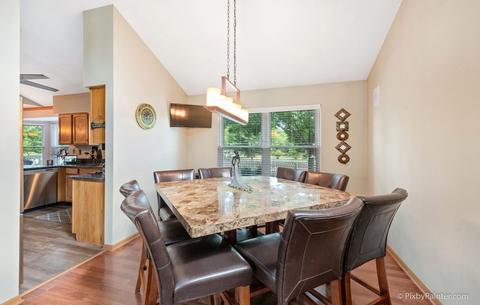 1349 Paddock Pl, Bartlett, IL 60103 photo 9