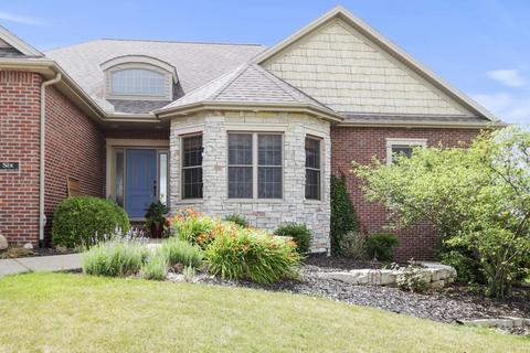 6 Emerald Crest Ct, Bloomington, IL 61705 photo 3
