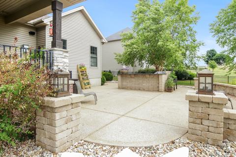 6 Emerald Crest Ct, Bloomington, IL 61705 photo 9