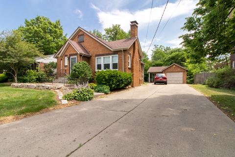 418 N Main St, Normal, IL 61761 photo 2