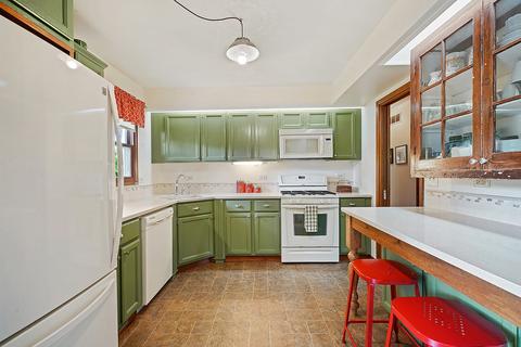 1504 Wilson Ave, Wheaton, IL 60189 photo 4