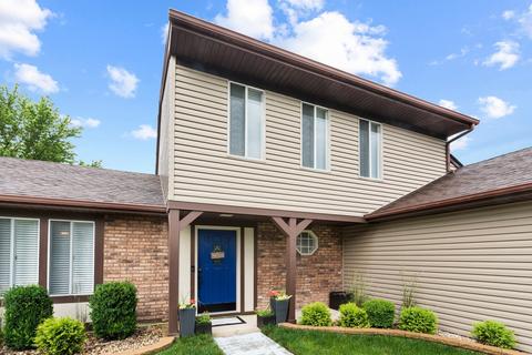 209 Longford Dr, Elgin, IL 60120 photo 2