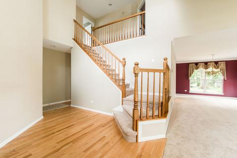 3 Eagle Ct, Streamwood, IL 60107 photo 3
