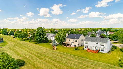 1715 Hidden Oaks Ct, Plainfield, IL 60586 photo 2