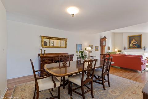 950 Wheaton Oaks Dr, Wheaton, IL 60187 photo 7