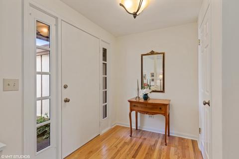 950 Wheaton Oaks Dr, Wheaton, IL 60187 photo 11