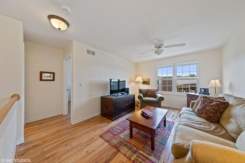 950 Wheaton Oaks Dr, Wheaton, IL 60187 photo 13