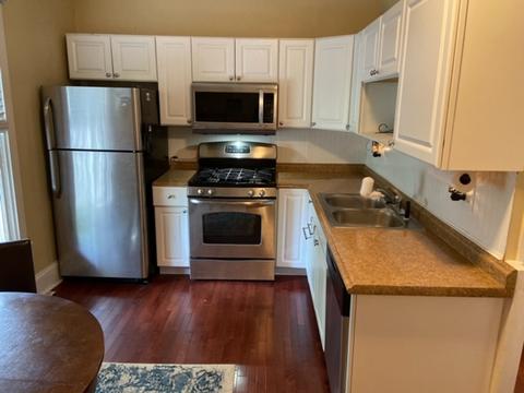 515 Mill St, Elgin, IL 60123 photo 2