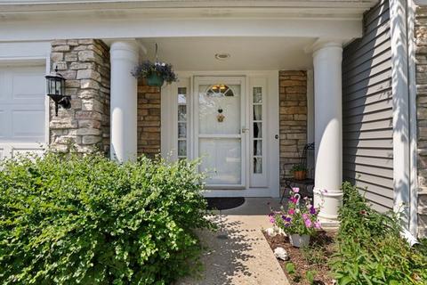 1426 Diamond Dr, Hoffman Estates, IL 60192 photo 2