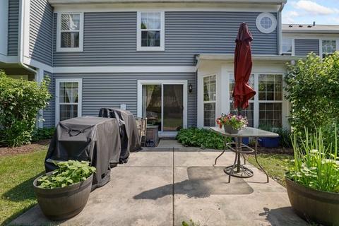 1426 Diamond Dr, Hoffman Estates, IL 60192 photo 21