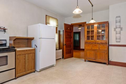 786 Wing St, Elgin, IL 60123 photo 3