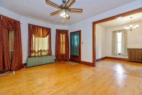 786 Wing St, Elgin, IL 60123 photo 2