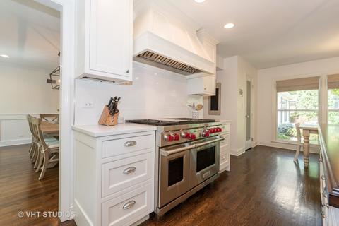 606 Dauphine Ave, Northbrook, IL 60062 photo 10
