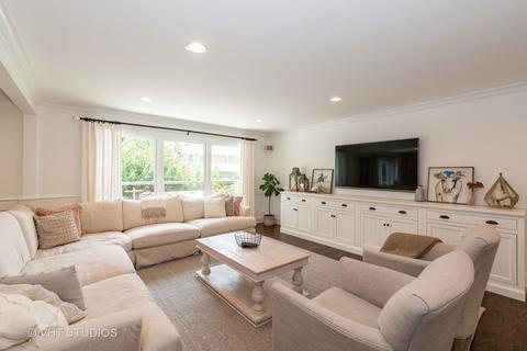 606 Dauphine Ave, Northbrook, IL 60062 photo 5