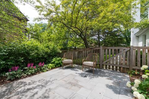 606 Dauphine Ave, Northbrook, IL 60062 photo 31