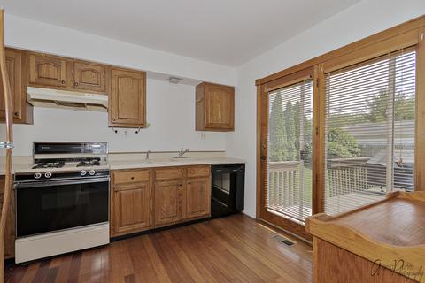 4309 Clearview Dr, Mchenry, IL 60050 photo 8