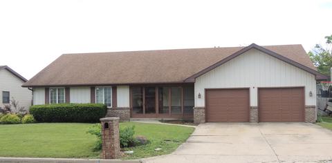932 30th St, Peru, IL 61354 photo 1