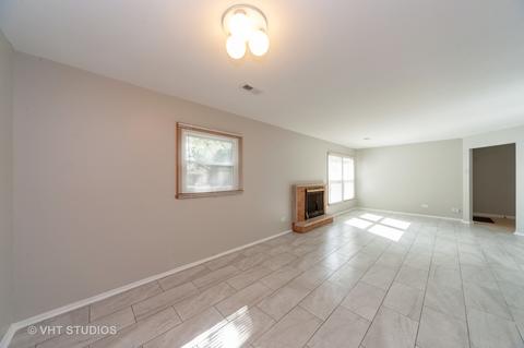 136 Wilshire Dr, Wheeling, IL 60090 photo 4