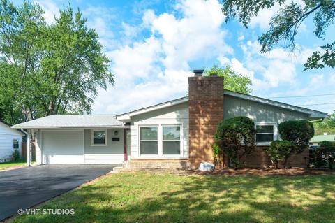 136 Wilshire Dr, Wheeling, IL 60090 photo 2