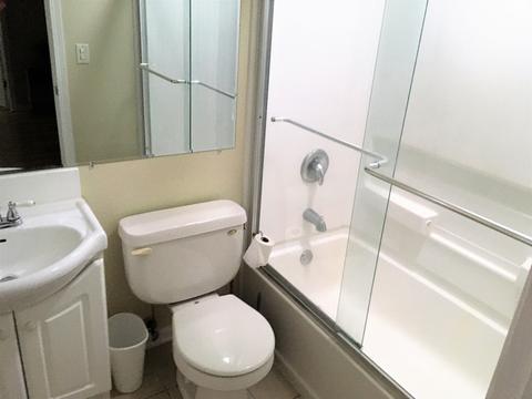 320 Hamstead Ct, Roselle, IL 60172 photo 14