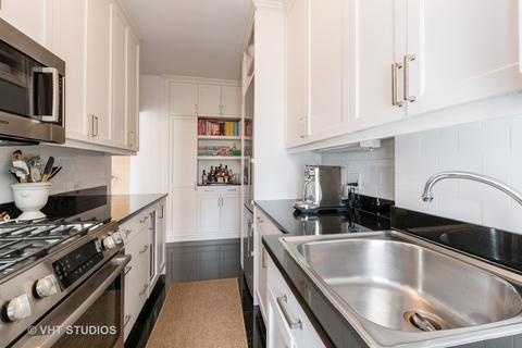 73 Elm St #8D, Chicago, IL 60611 photo 8