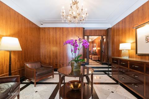 73 Elm St #8D, Chicago, IL 60611 photo 13
