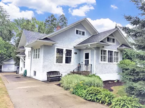 517 Ashland Ave, Elgin, IL 60123 photo 1