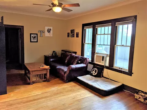 517 Ashland Ave, Elgin, IL 60123 photo 3