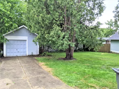 517 Ashland Ave, Elgin, IL 60123 photo 2