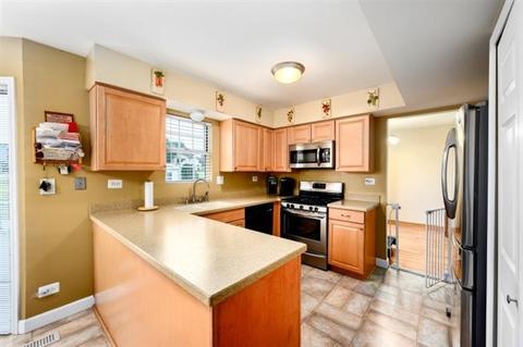 944 Longford Rd, Bartlett, IL 60103 photo 7