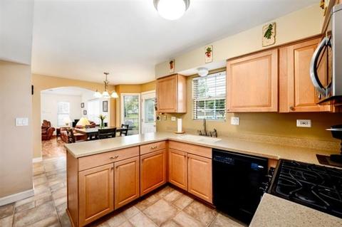 944 Longford Rd, Bartlett, IL 60103 photo 8