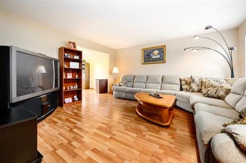 944 Longford Rd, Bartlett, IL 60103 photo 4