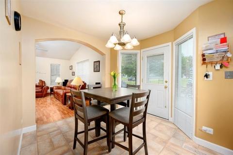 944 Longford Rd, Bartlett, IL 60103 photo 9