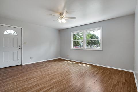 142 Ann Ct #A, Bartlett, IL 60103 photo 3