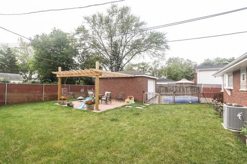 1039 Anthony Rd, Wheeling, IL 60090 photo 21