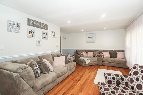 1039 Anthony Rd, Wheeling, IL 60090 photo 3