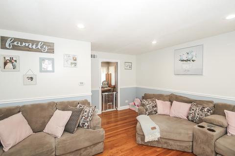 1039 Anthony Rd, Wheeling, IL 60090 photo 5