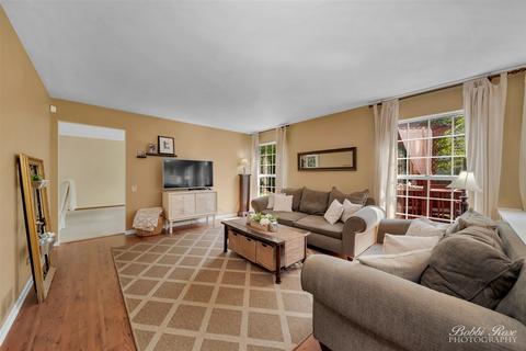 805 Baltusrol Dr, Elgin, IL 60123 photo 8