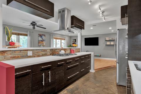 1340 Hassell Rd, Hoffman Estates, IL 60169 photo 13