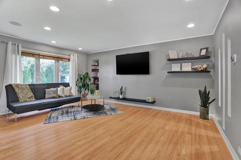 1340 Hassell Rd, Hoffman Estates, IL 60169 photo 19