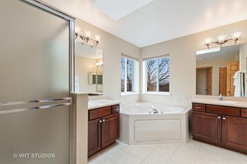 251 Lillian Pl, Bartlett, IL 60103 photo 14