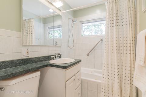 91 E Walnut Ave, Des Plaines, IL 60016 photo 9