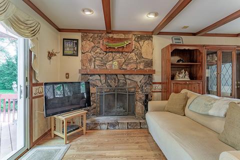 441 Locust Ln, Roselle, IL 60172 photo 9