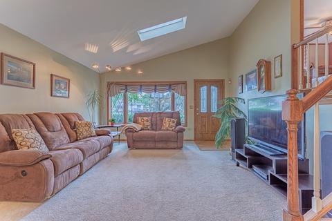 441 Locust Ln, Roselle, IL 60172 photo 2