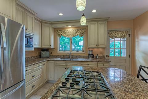 441 Locust Ln, Roselle, IL 60172 photo 7