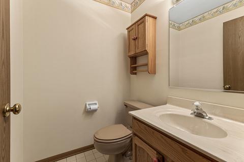 704 Red Oak Dr, Bartlett, IL 60103 photo 16