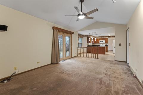 704 Red Oak Dr, Bartlett, IL 60103 photo 13