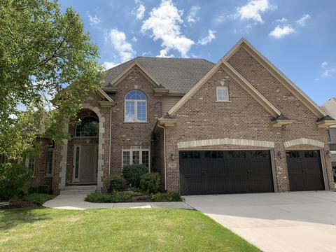 540 Eagle Brook Ln, Naperville, IL 60565 photo 1